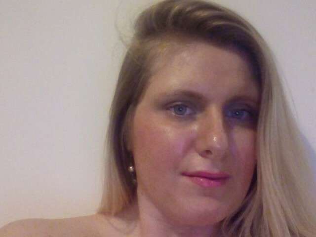 FRENCHBLONDI free sexy photo