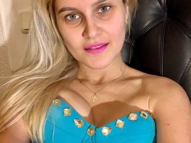 CLASSICLADY free sexy photo