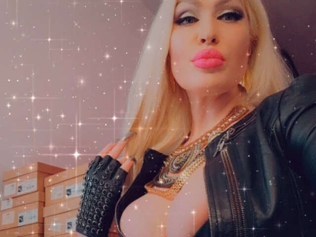 CRUELFINDOM free sexy photo