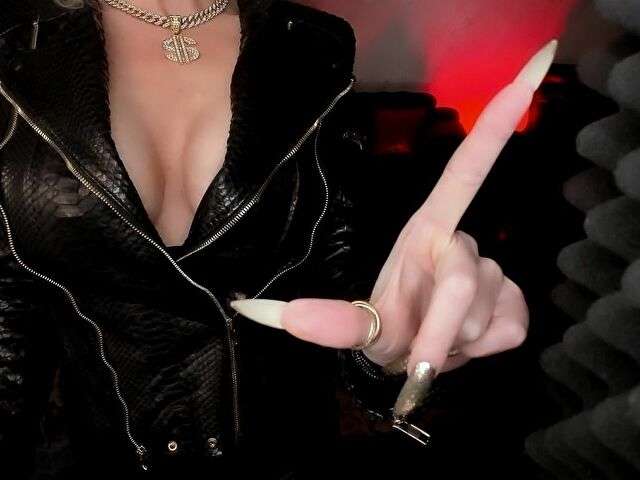 CRUELFINDOM free sexy photo