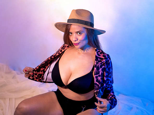 SONIAGRESSON free sexy photo