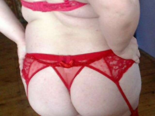 PREGGYCLARA free sexy photo