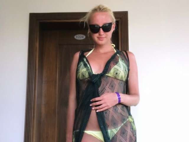 IAMHOTBLONDE free sexy photo