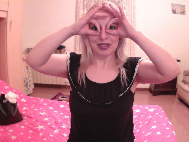 VERONIKEHOT free sexy photo