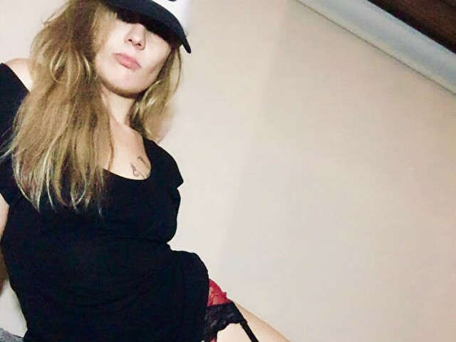 FOXY69 free sexy photo