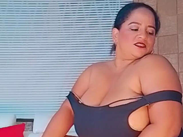 DAJANAAROAX free sexy photo