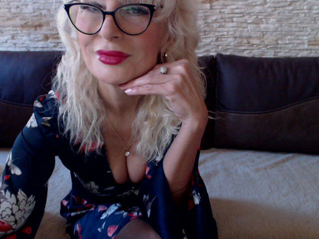 ISELINELLE free sexy photo