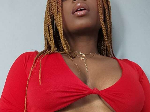 LINDABREE free sexy photo
