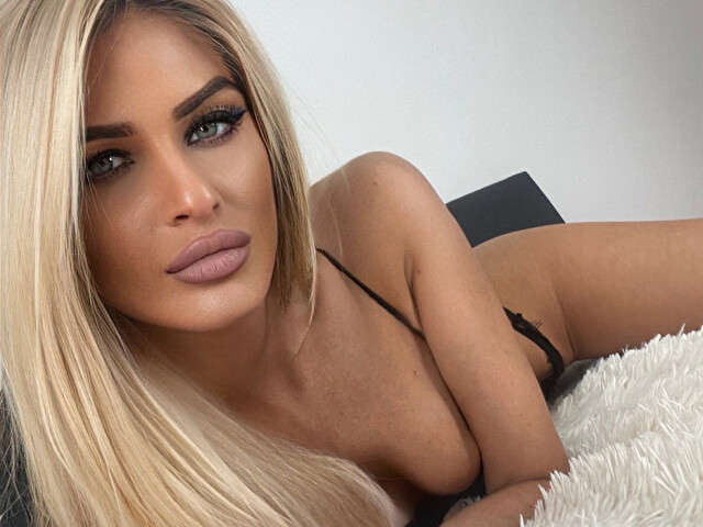 PETITEELISE free sexy photo