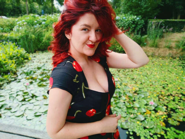 LORETTA free sexy photo
