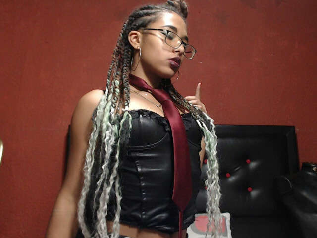 COURTNEYLEOA free sexy photo