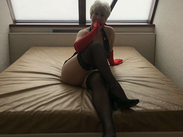 BLONDNELLY free hard sexy photo