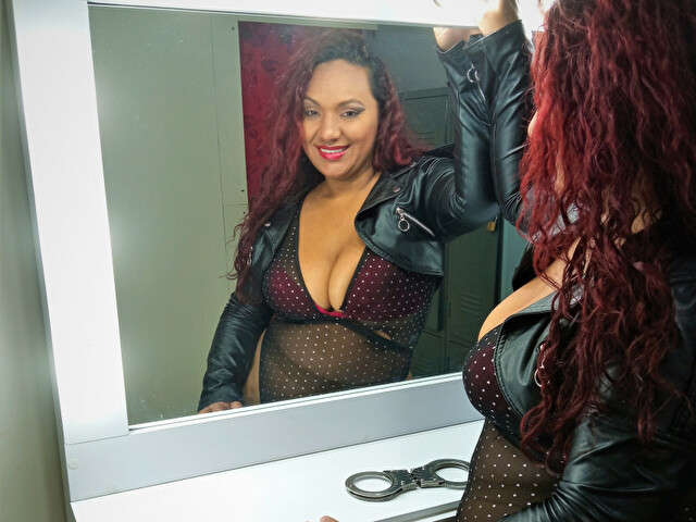 SLAVEMESSY free hard sexy photo