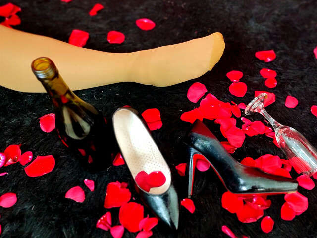 SLAVEMESSY free sexy photo