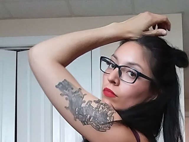 JIZELLEQ free sexy photo