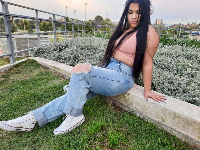 PHOEBEROSS free sexy photo