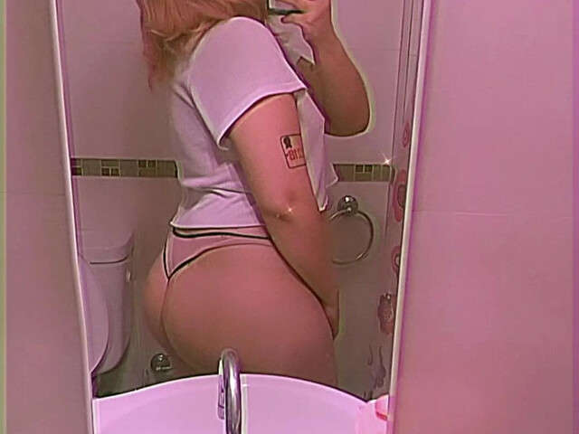 ZOEDAVIS free sexy photo