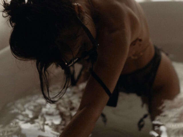 LARAXCROFT free hard sexy photo