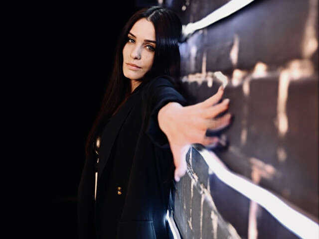 LARAXCROFT free sexy photo