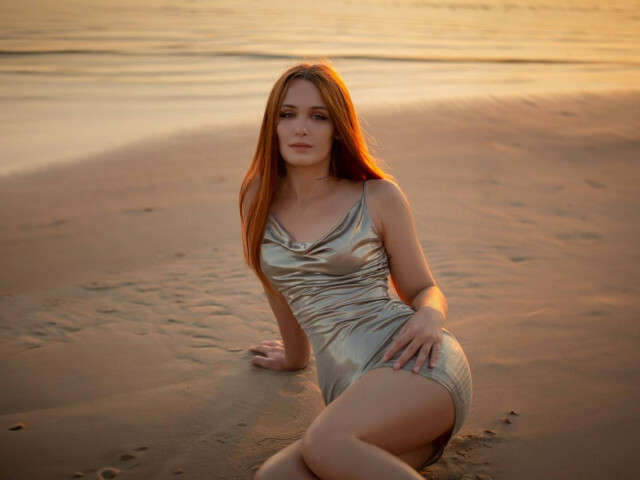 LARAXCROFT free sexy photo