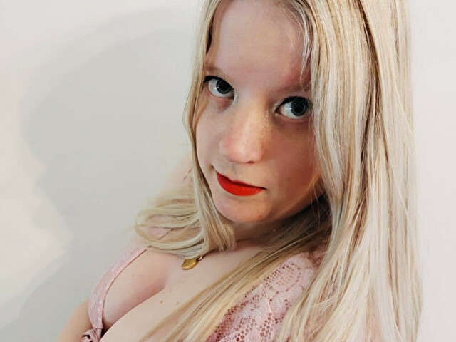 MISSESYINTHE free hard sexy photo
