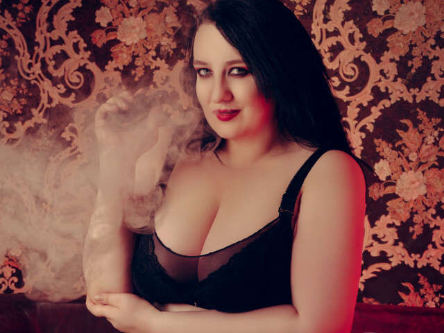 QUEENOFHAZE1 free sexy photo