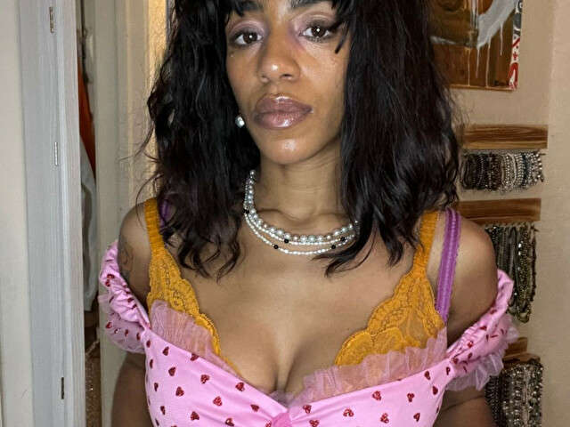MOLLYP2 free sexy photo