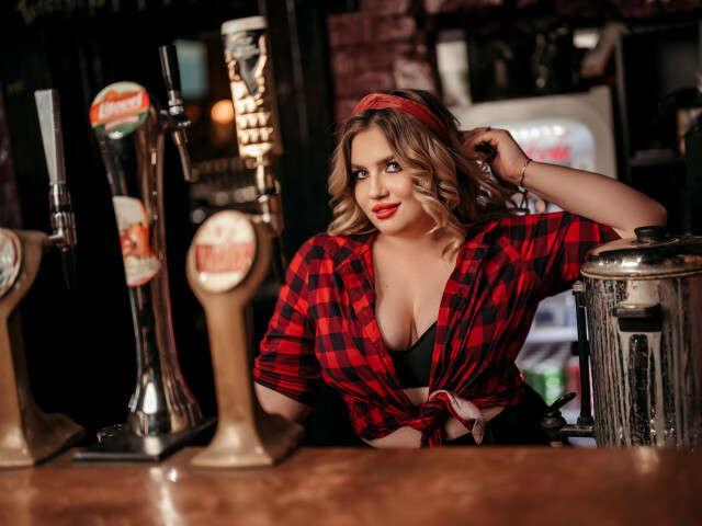 MAYBEYESS free sexy photo
