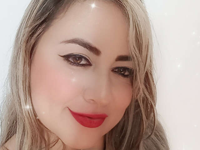 AMANDALEEON free hard sexy photo