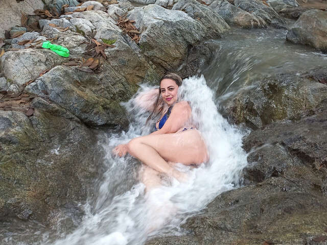 AMANDALEEON free hard sexy photo