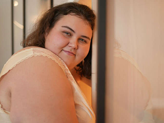 JANIEBBW free sexy photo