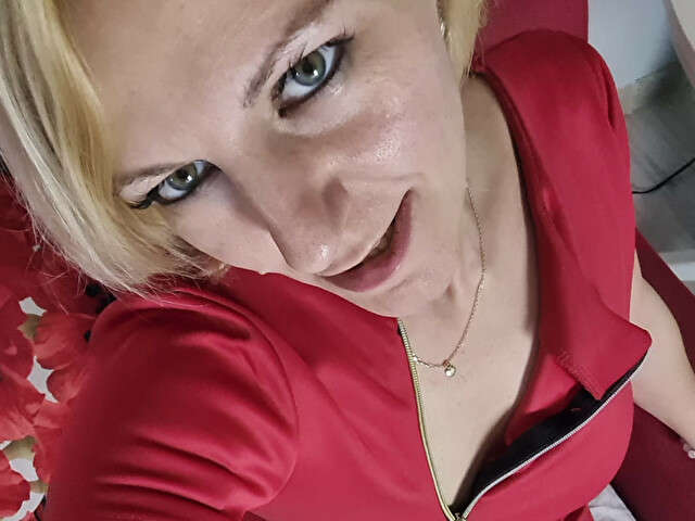 MELISSAKAROL free sexy photo