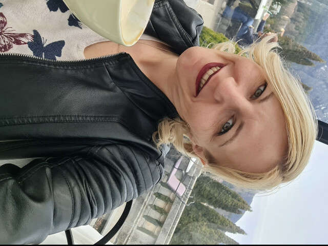 MELISSAKAROL free sexy photo