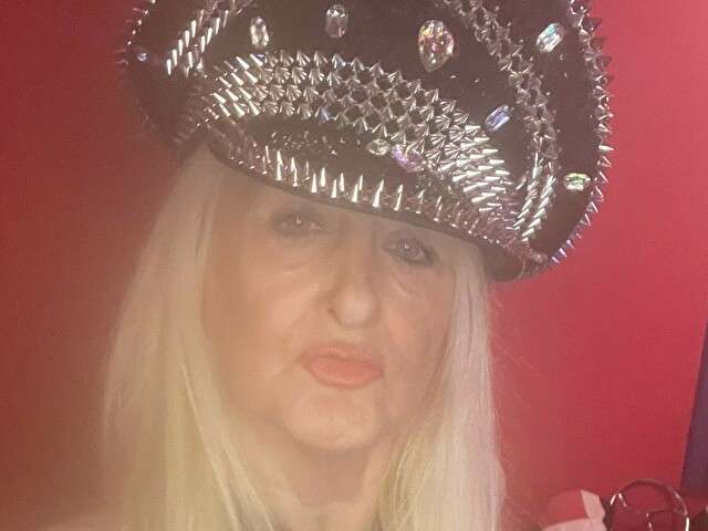 HOTBLONDMILF free sexy photo