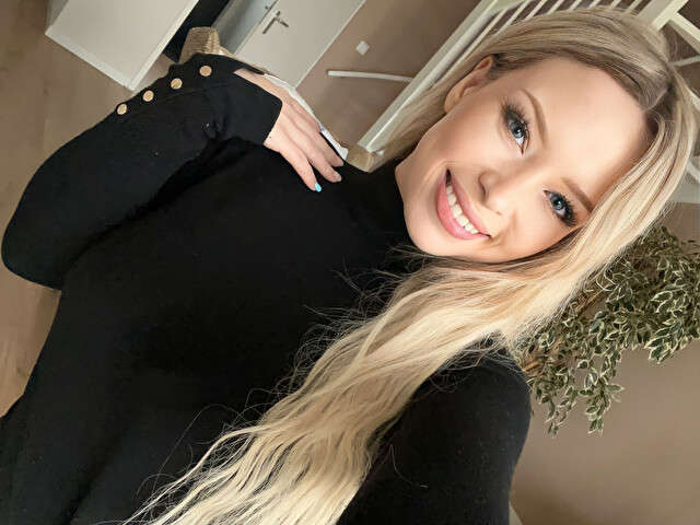 NINAXNINA free sexy photo