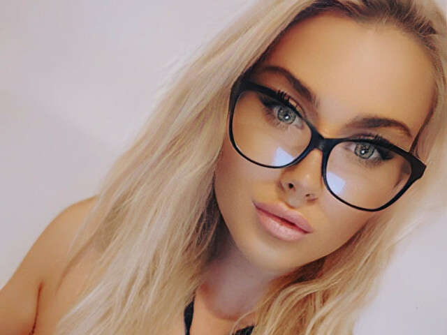 BIMBOBARBIEX free sexy photo