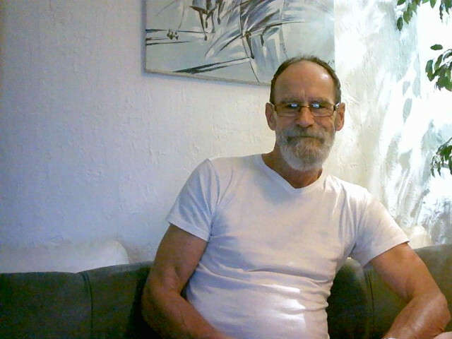 FRENCHOLDMAN free sexy photo