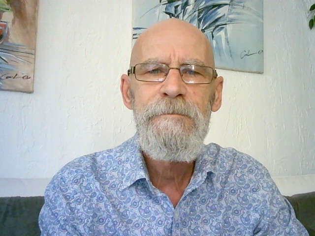 FRENCHOLDMAN free sexy photo