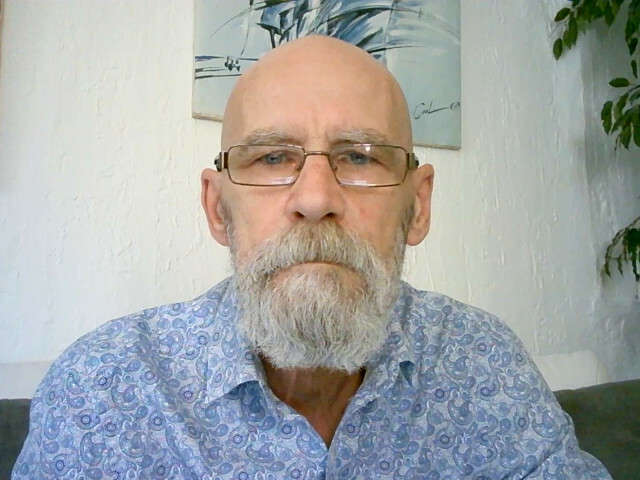 FRENCHOLDMAN free sexy photo