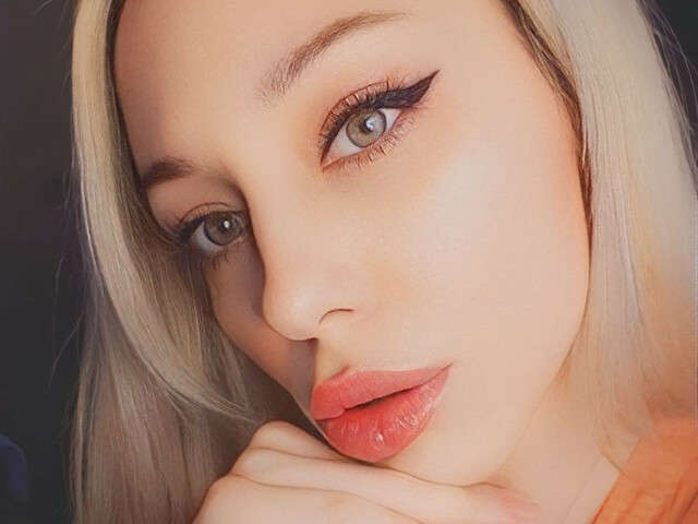 SELEN free sexy photo