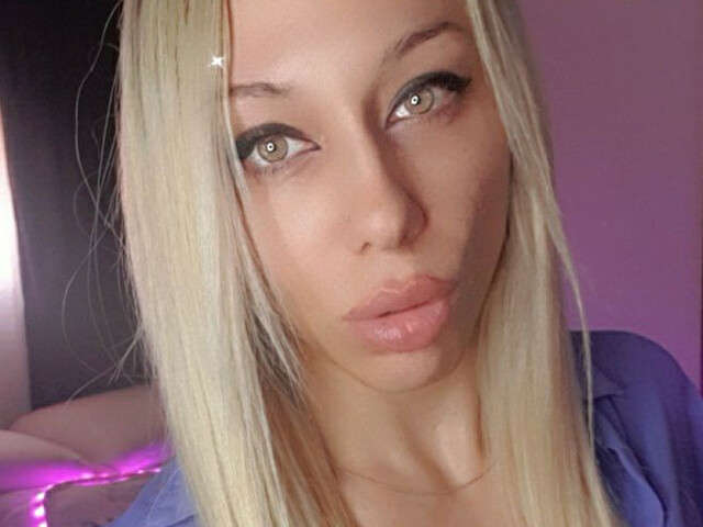 SELEN free sexy photo