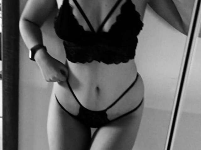 SARAH1998 free sexy photo
