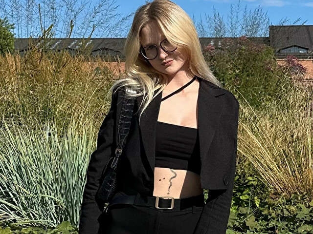 HOLLIWOOD free sexy photo