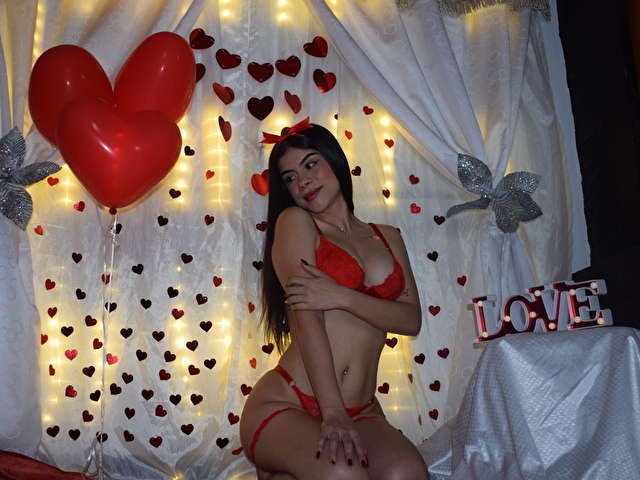 TIFANYSAIN free sexy photo