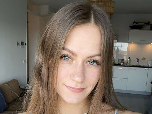 SELENALUV free sexy photo