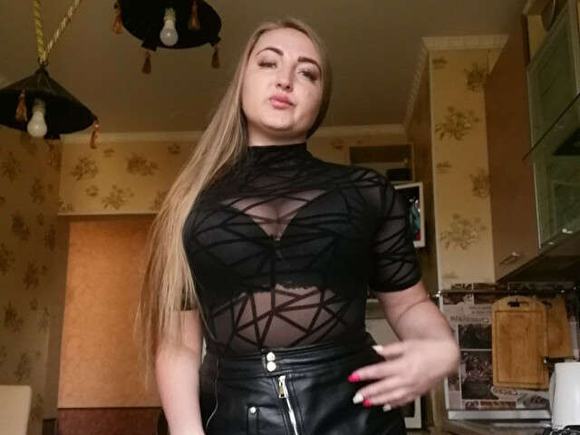 SUGALIPSXXX free sexy photo