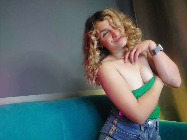 MILKABLOND1 free sexy photo