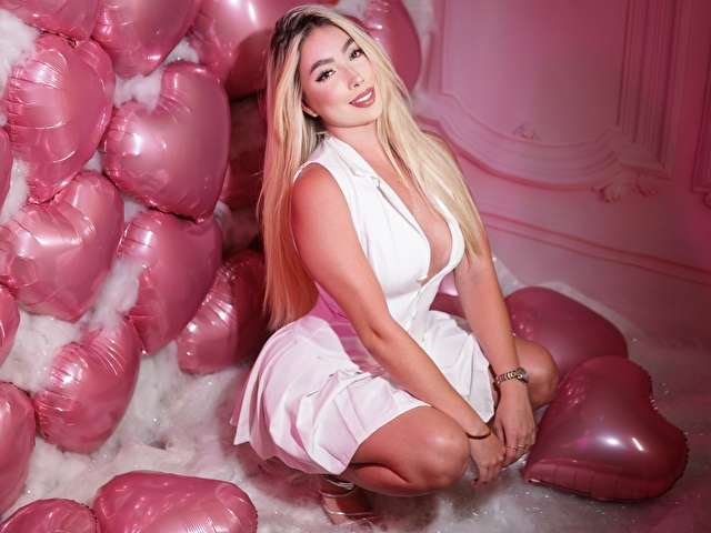 NIKYROMANELI free sexy photo
