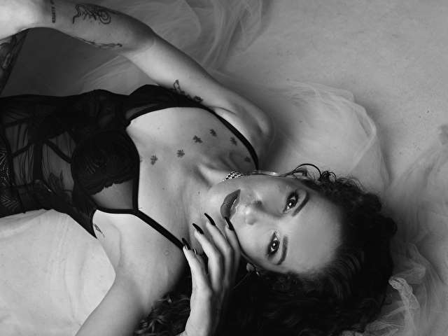 SOPHIE94 free sexy photo