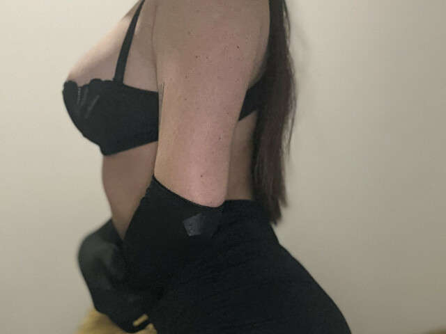 SQUIRTHOT free sexy photo